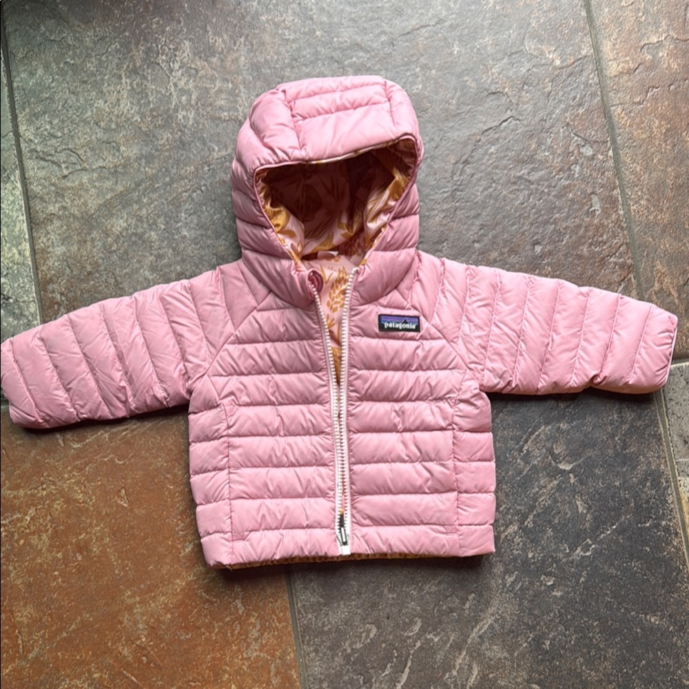 Patagonia Infant Pink Puffer Jacket NWOT Never Worn Reversible 3-6 months